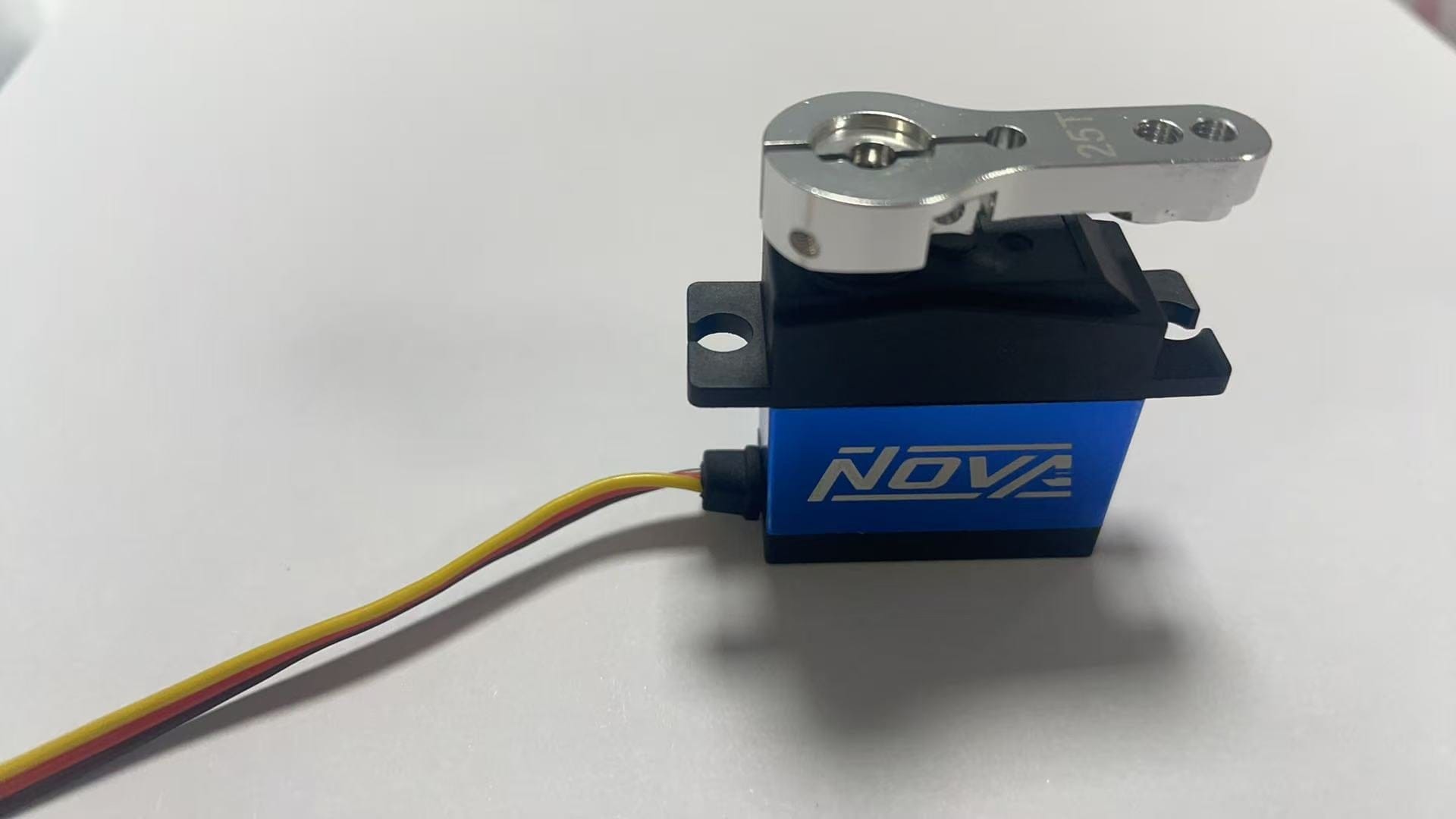 NOVA NOVA servo motor for RC cars/airplanes/boats